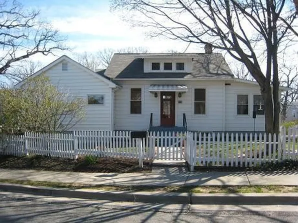 225 Manor Cir, Takoma Park, MD 20912