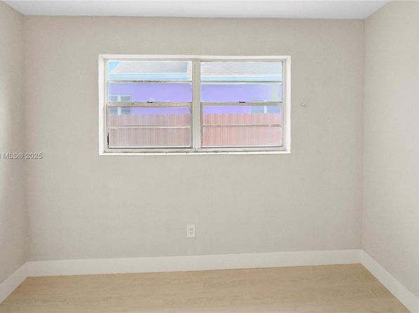 miami-florida-343577321 picture