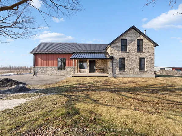 12099 County Road 38 Rd, North Dundas, ON K0C 2K0