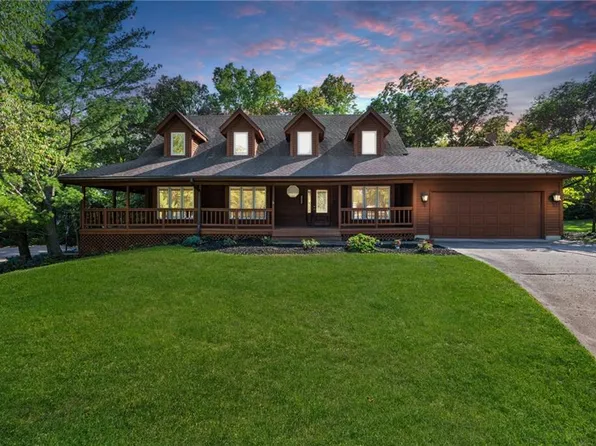 400 NW Essex Dr, Lees Summit, MO 64081