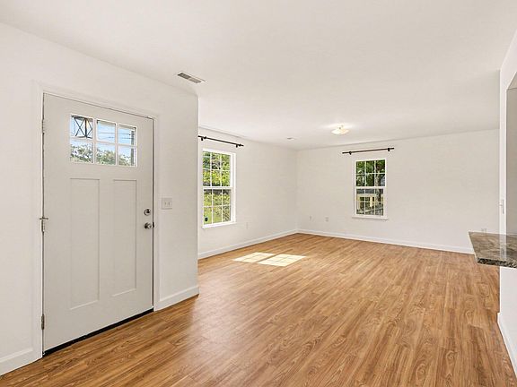 5th image of 1006 Fiall St