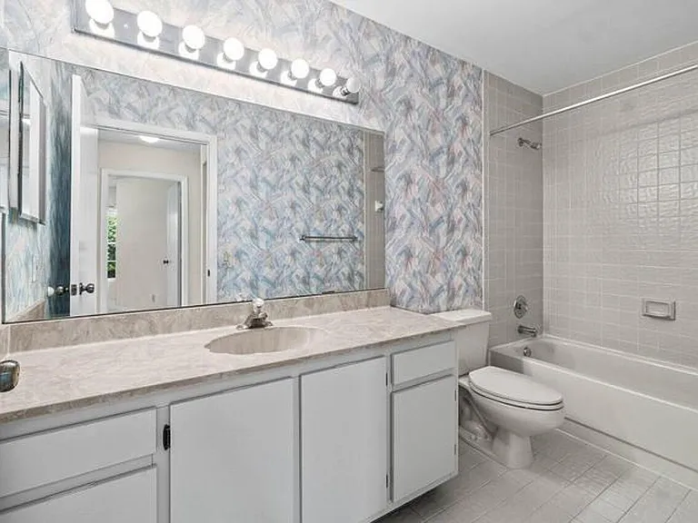 10001 Country Brook Rd — Photo 20