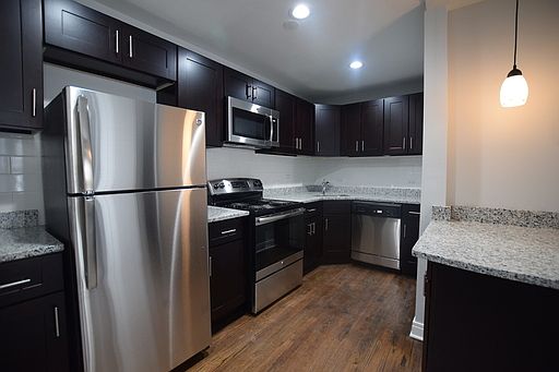 1st image of 1608 W Sherwin Ave #303