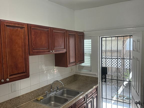 5th image of 280 Esperanza Ave APT 1
