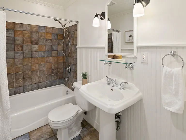 13020 NE 108th St — Photo 13
