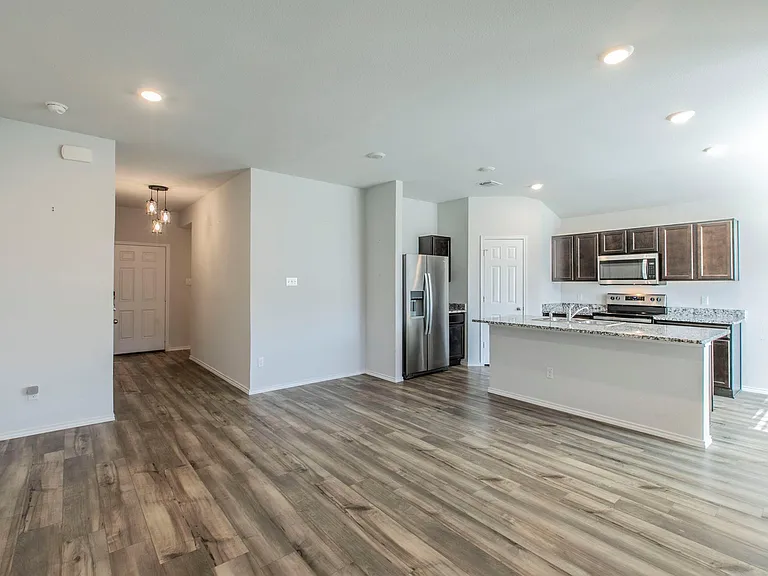 237 Poplin Ln — Photo 4