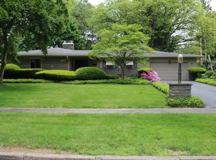 76 Thackery Rd, Rochester, NY 14610