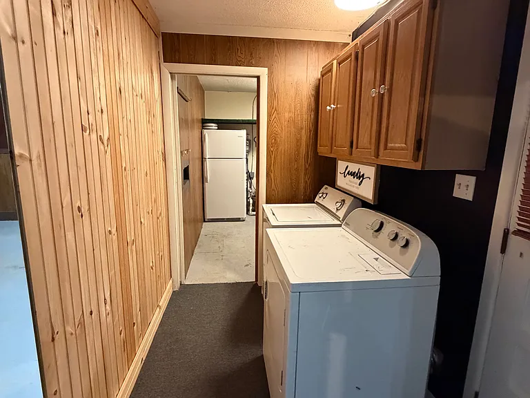 1404 Paula Dr — Photo 22