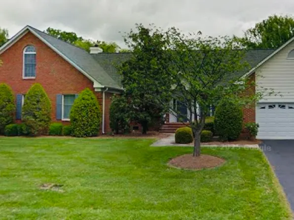 1067 Constitution Dr, Chattanooga, TN 37405