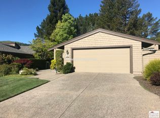 416 Ridge Gate Rd, Orinda, CA 94563