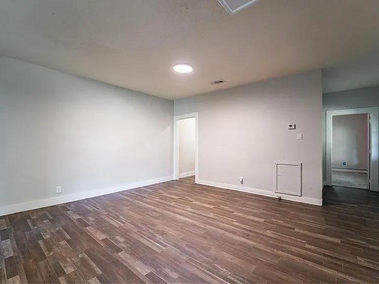 720 Main St — Photo 5