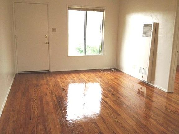 4th image of 1445 E Maple St APT C