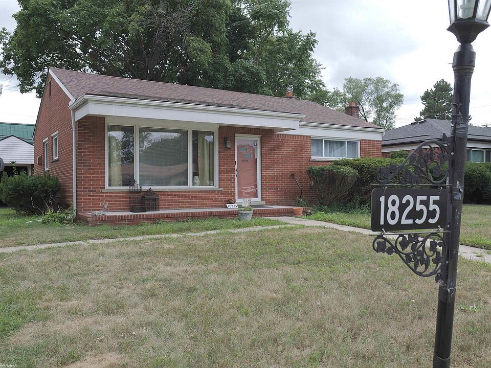 18255 Hilton Dr, photo 2