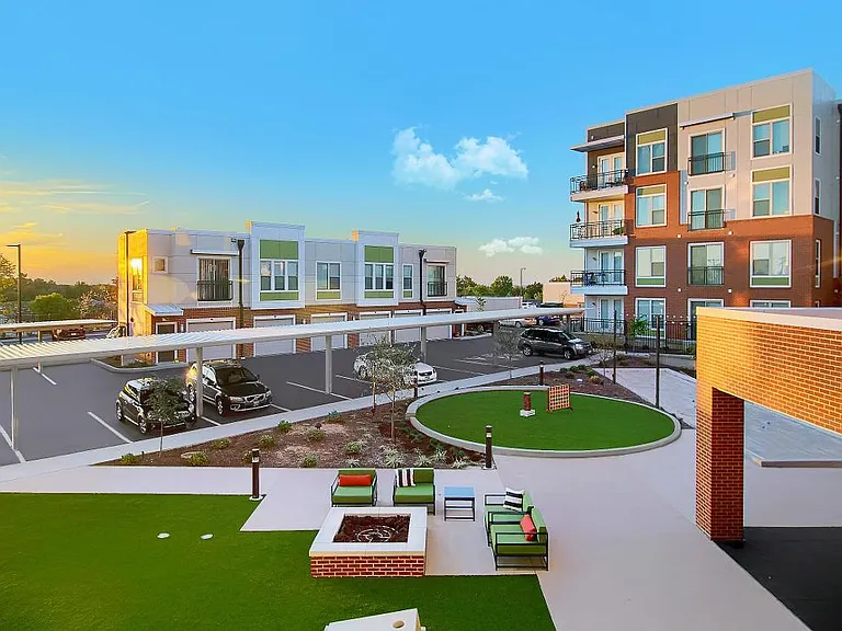 The Vue at Creve Coeur Apartments — Photo 6