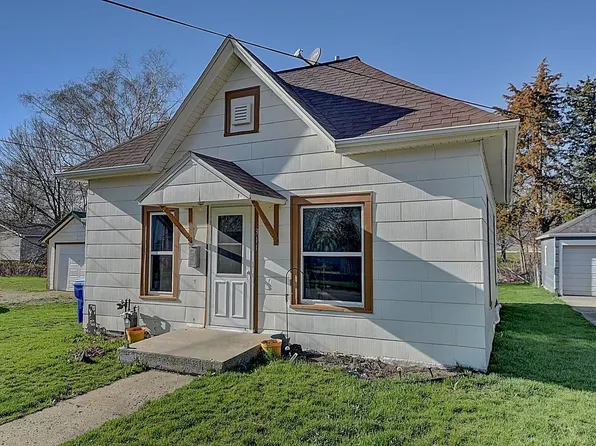 311 2nd St NE, Oelwein, IA 50662