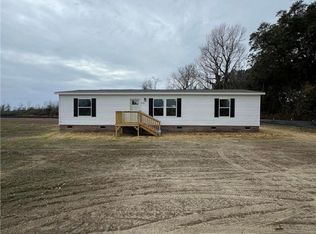 9640 S Chicken Rd, Fairmont, NC 28340