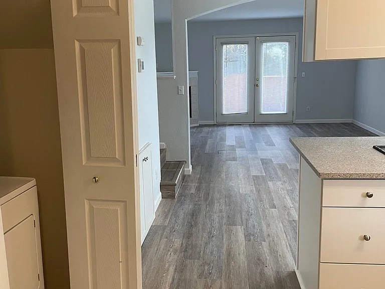 473 NE Conifer Blvd — Photo 7