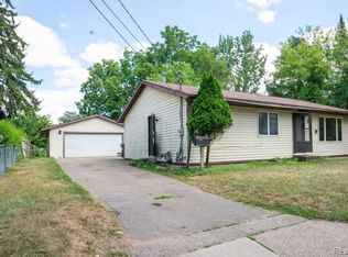 2064 Roos Ave SW, Wyoming, MI 49509