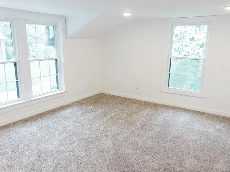 25 Lawn St — Photo 34