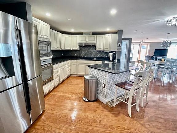 3rd image of 1 E Grand Ave APT 306