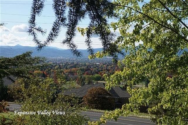 2nd image of 2490 N Foothill Rd