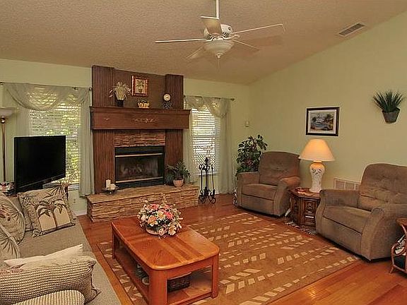 4th image of 900 Linn Harbor Ct