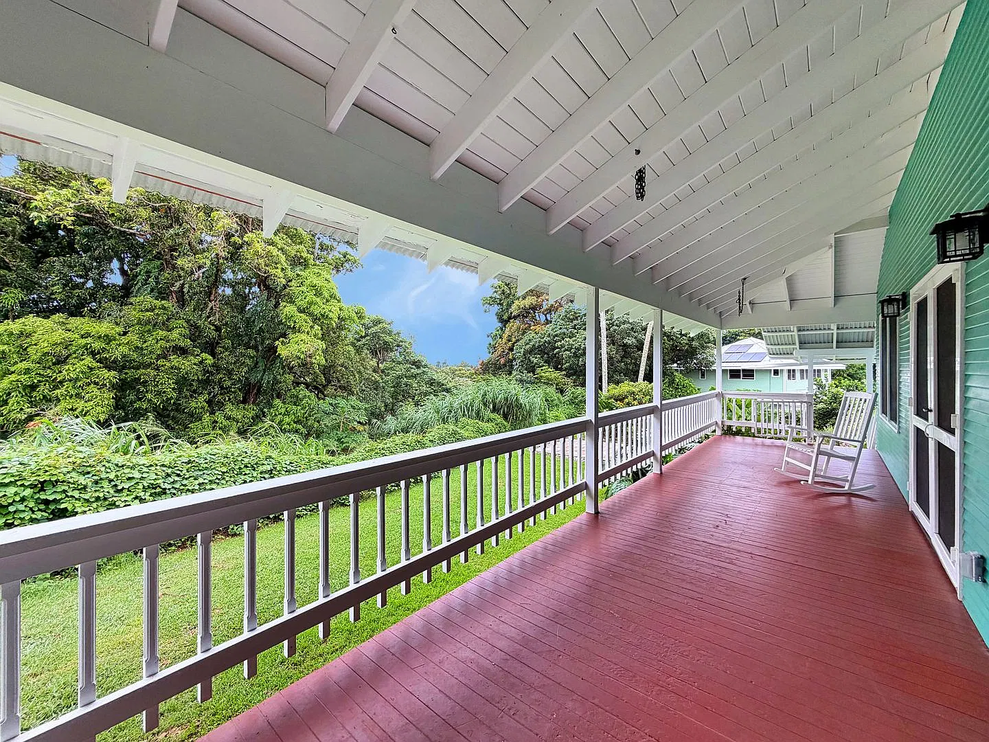 Charming 2-Bedroom Island Plantation Style Home in Historic Kapaau — Photo 3