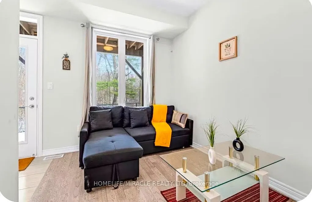 4 bed, $3,500 — Photo 1