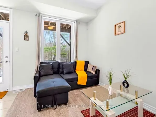 27 Folcroft St, Brampton, ON L6Y 6L3