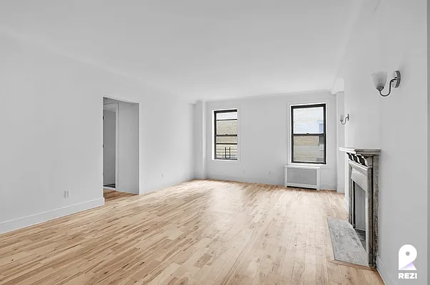 Rented by REZI | media 109