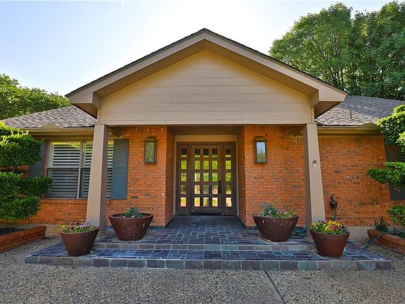 2nd image of 49 Hoylake Dr
