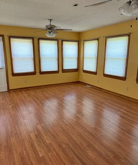 1505A Englewood Rd — Photo 3