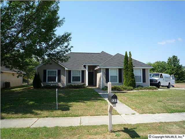 1st image of 135 River Oaks Dr