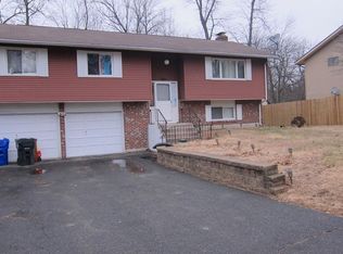 12 Danaher Cir, Springfield, MA 01118