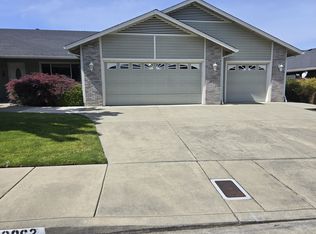 2062 Colorado Ln, Grants Pass, OR 97527