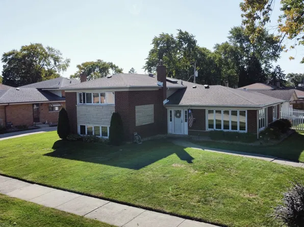 4537 W 102nd St, Oak Lawn, IL 60453
