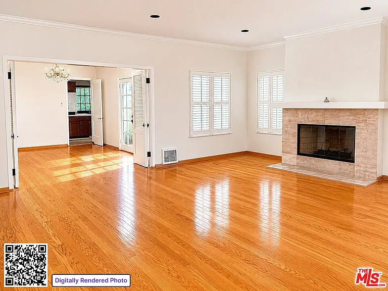220 S Palm Dr — Photo 2