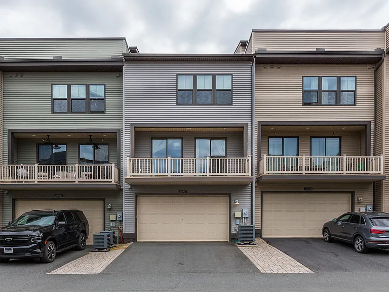22527 Foundation Dr — Photo 42
