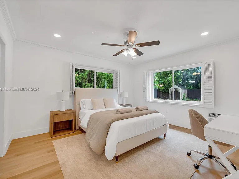 630 NE 117th St — Photo 49