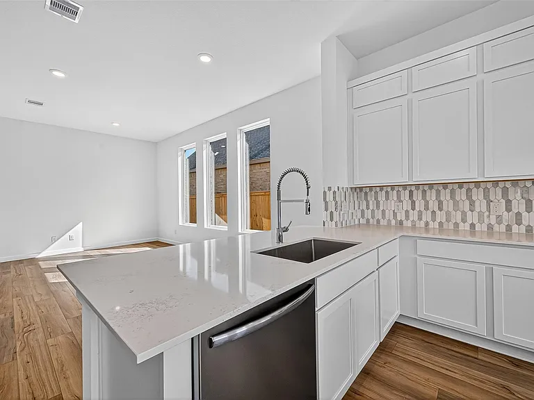 11119 Poplar Tree Dr — Photo 15