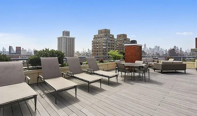 Rented by Akam Sales and Brokerage | media 18