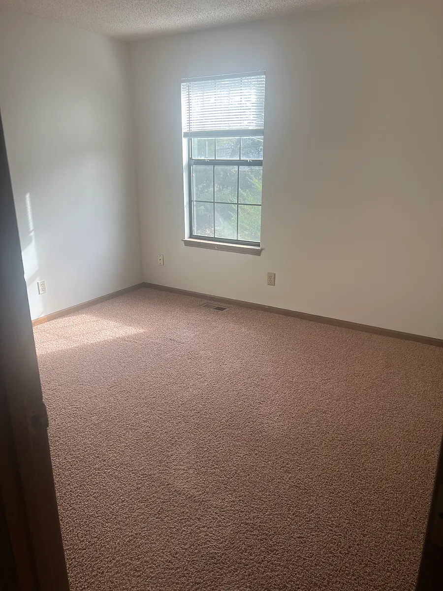 Building Photo - 1503 Willow Cv