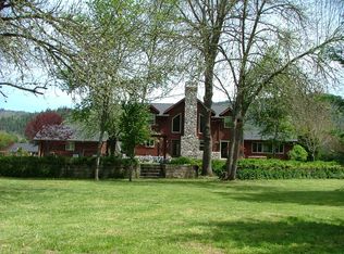 500 Lofland Ln, Williams, OR 97544