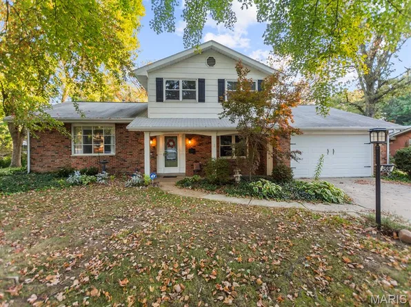 503 Westfield Dr, O'Fallon, IL 62269