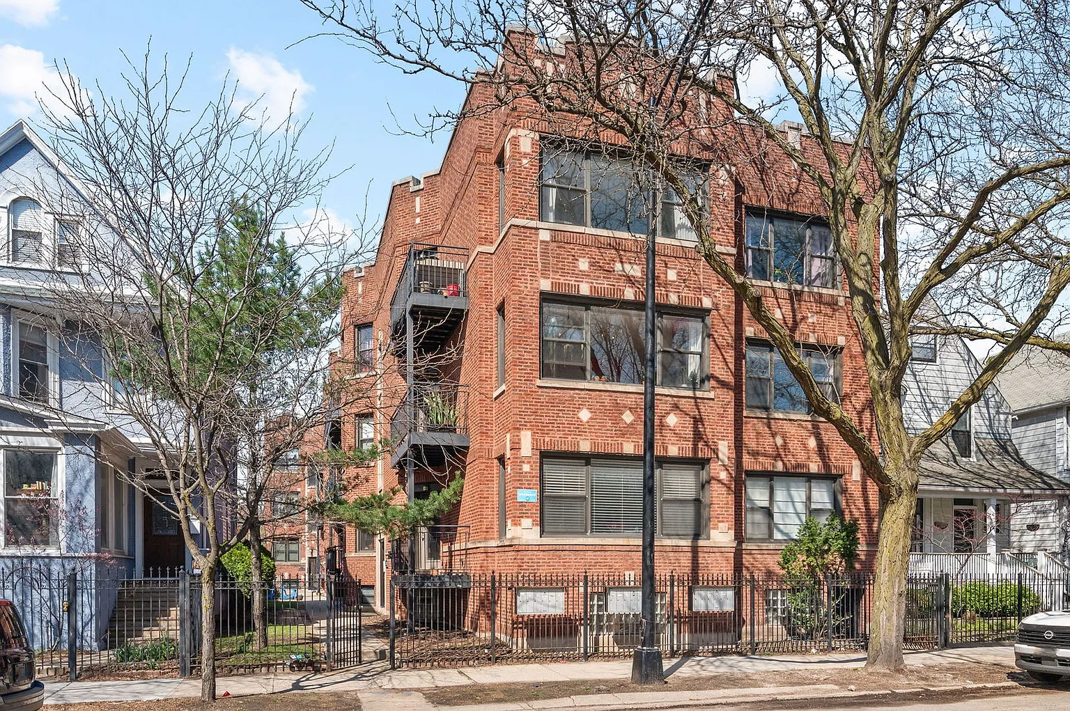4838 N Ashland Ave APT 2E photo 1