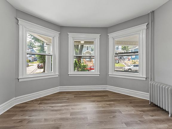 5th image of 25 Sherman Pl Floor 1