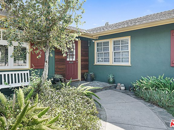 3rd image of 22858 Gault St