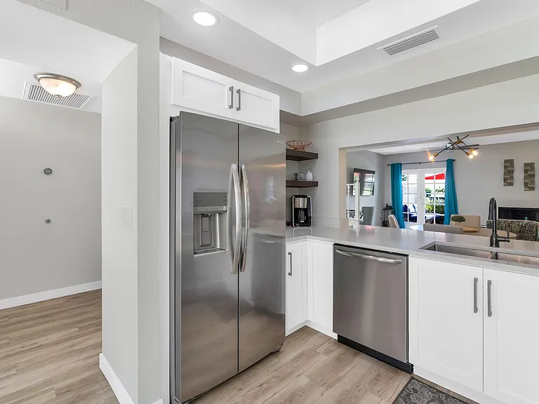 3037 E Rose Ln — Photo 10