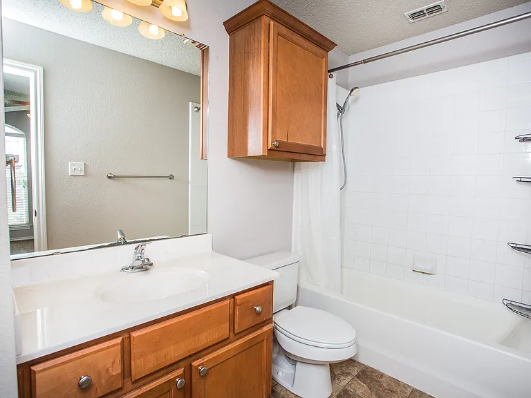 2108 Main St #4 — Photo 16