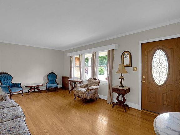 4th image of 831 Veterans Rd